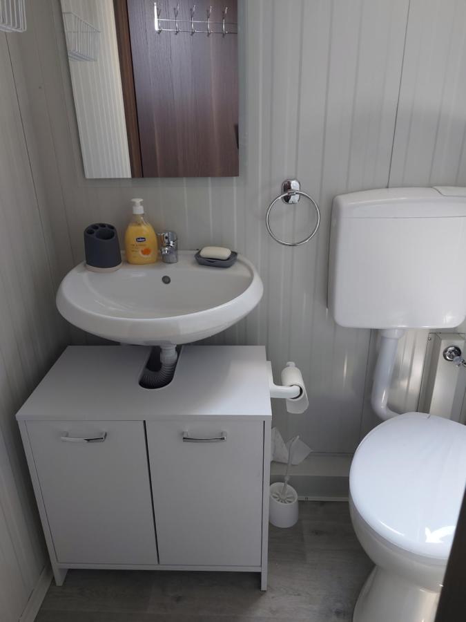 Mobile Home Luna Senj  Luaran gambar