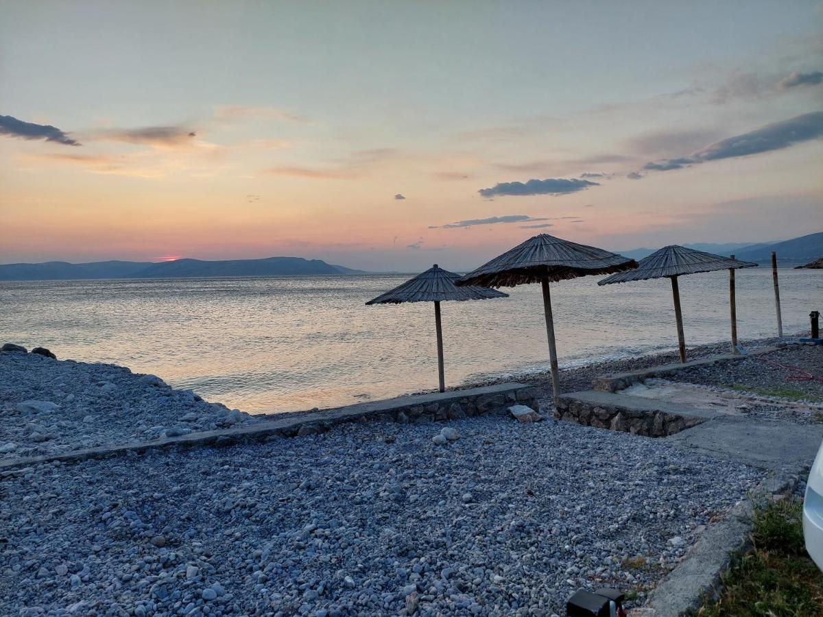 Mobile Home Luna Senj  Luaran gambar